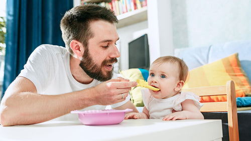 Introducing Solid Foods to Babies with Reflux: A Safe and Smooth Journey