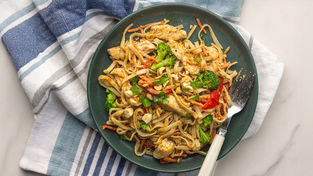 Low FODMAP Peanut Chicken Stir Fry Noodles